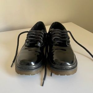 REPORT ‘Dannika’ Patent Leather Classic Lace Oxfords